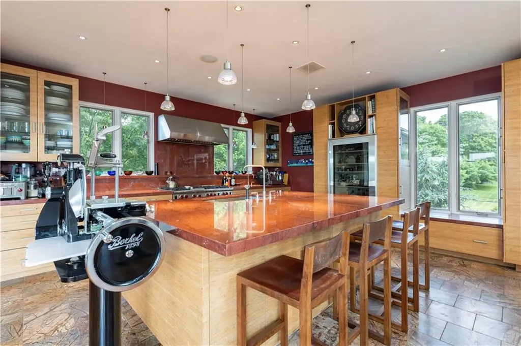 43 Avondale Road Westerly RI 02891