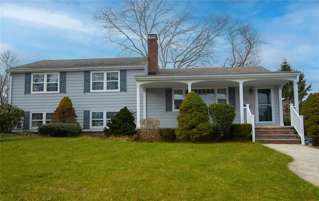 52 Bellevue Avenue Westerly RI 02891
