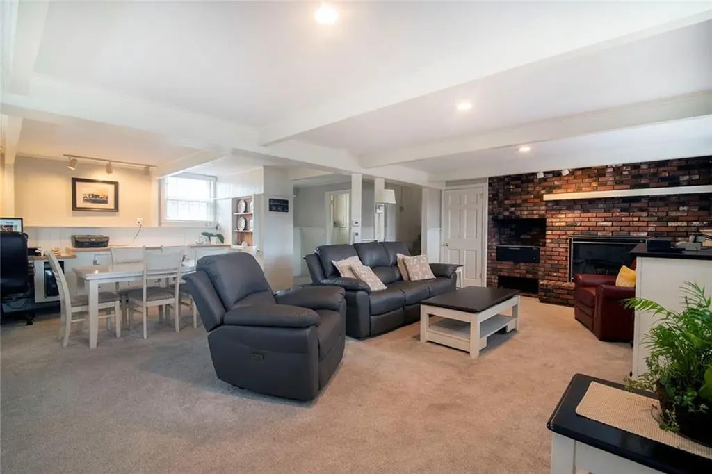 52 Bellevue Avenue Westerly RI 02891