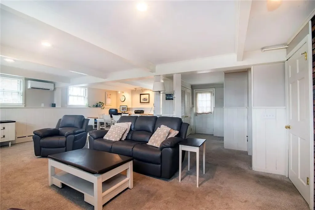 52 Bellevue Avenue Westerly RI 02891