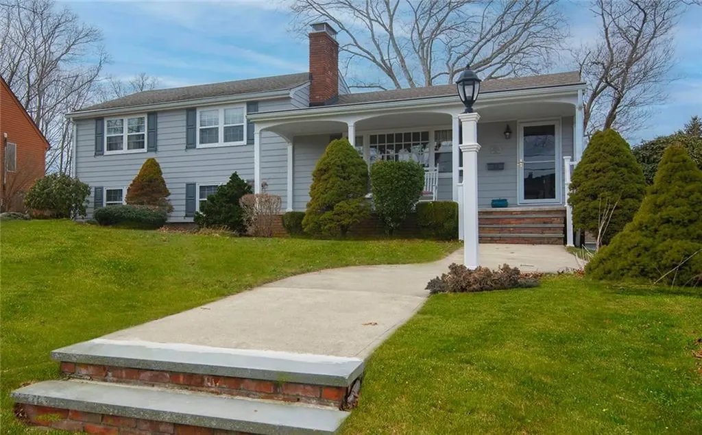 52 Bellevue Avenue Westerly RI 02891