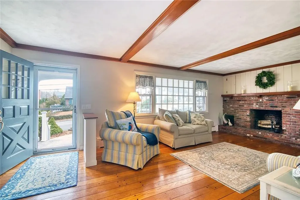 52 Bellevue Avenue Westerly RI 02891