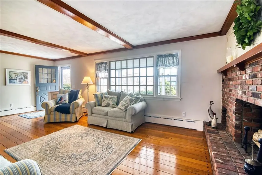 52 Bellevue Avenue Westerly RI 02891