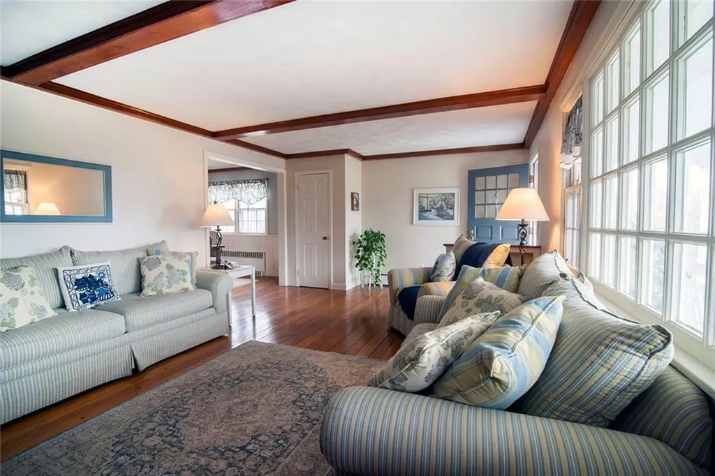 52 Bellevue Avenue Westerly RI 02891