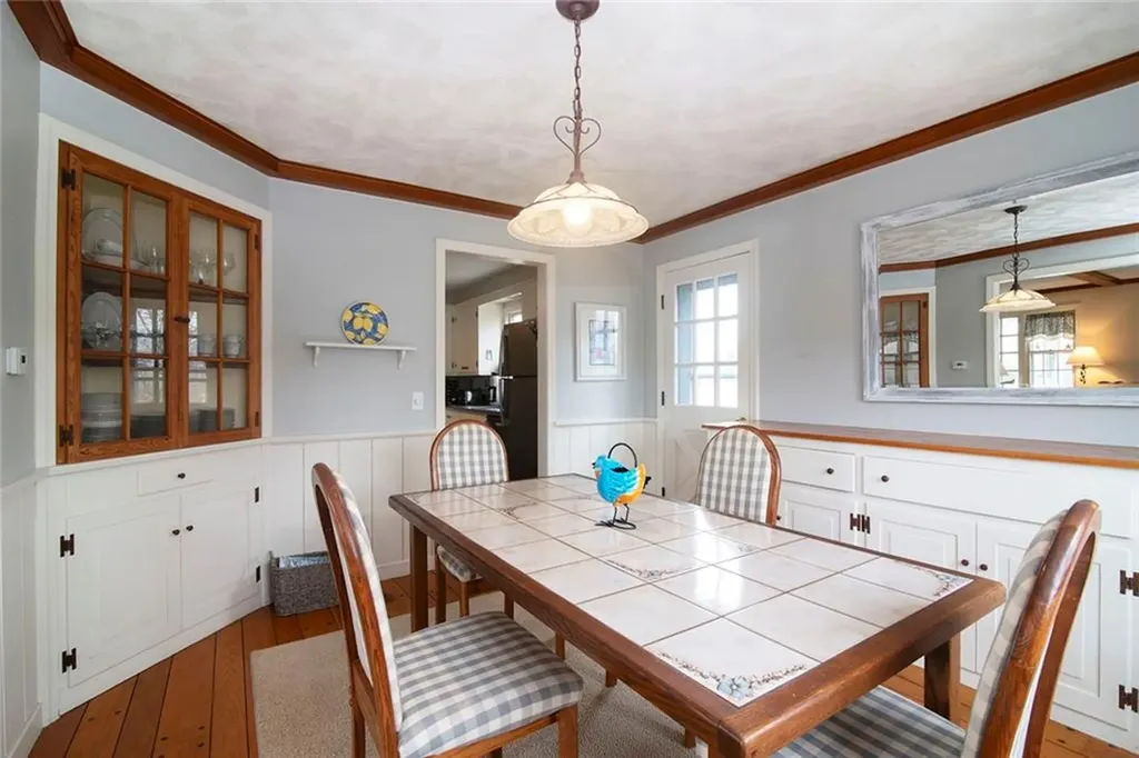 52 Bellevue Avenue Westerly RI 02891
