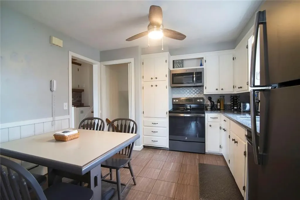 52 Bellevue Avenue Westerly RI 02891
