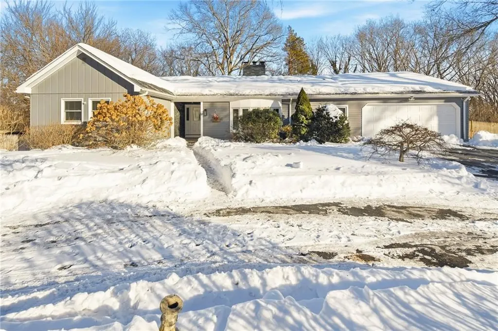 10 Blue Mist Drive Lincoln RI 02838