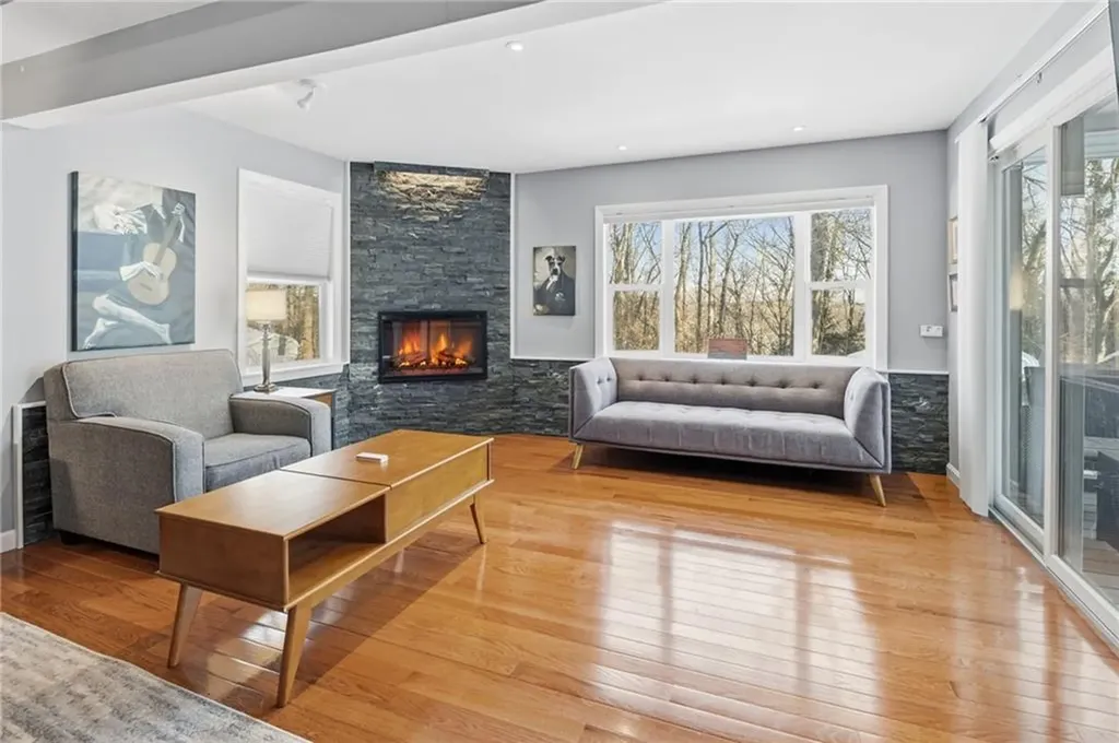 10 Blue Mist Drive Lincoln RI 02838