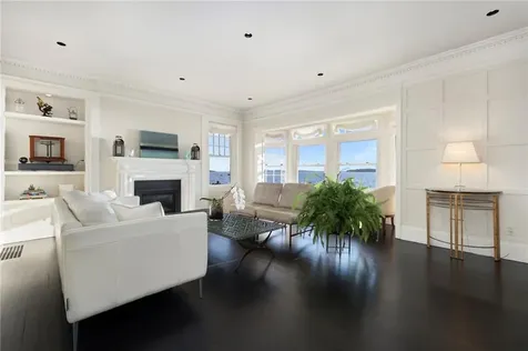 221 Hope Street Bristol RI 02809
