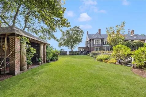 221 Hope Street Bristol RI 02809