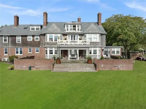 221 Hope Street Bristol RI 02809