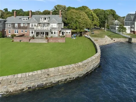 221 Hope Street Bristol RI 02809