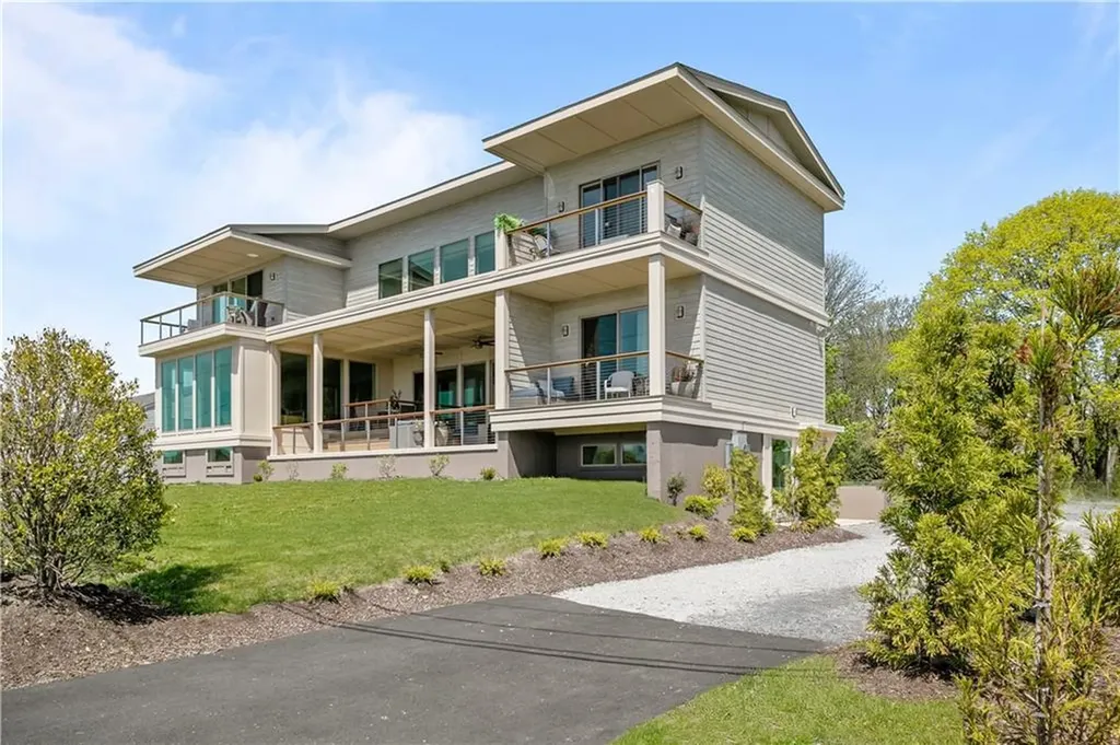 82 Ellery Road Newport RI 02840