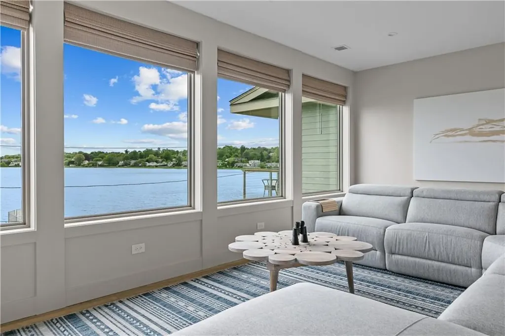 82 Ellery Road Newport RI 02840