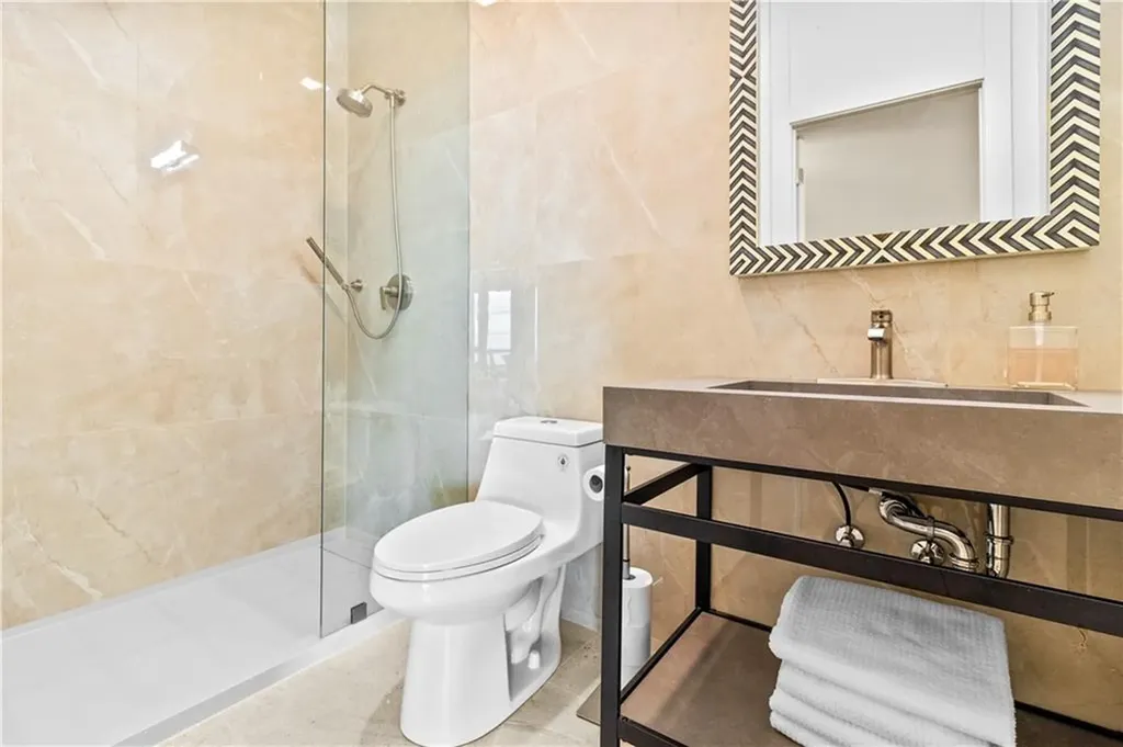 82 Ellery Road Newport RI 02840