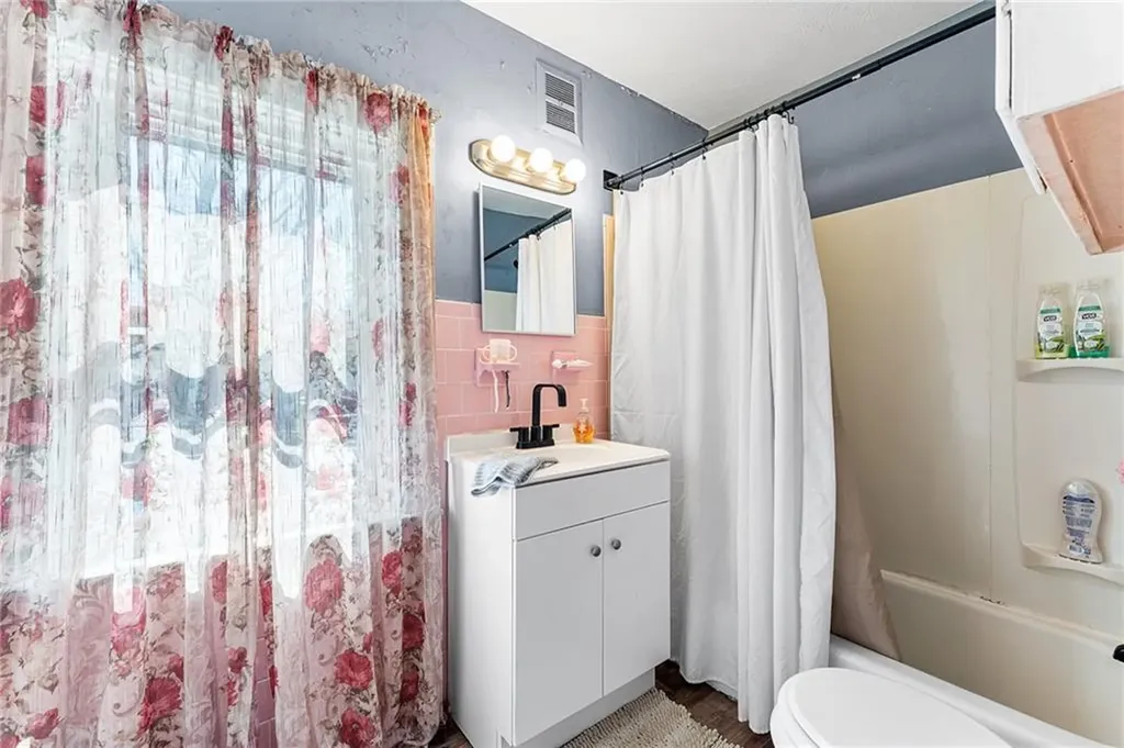 95 Ivy Street East Providence RI 02914