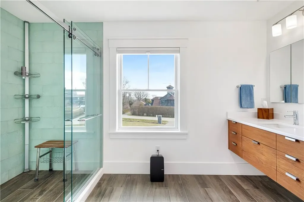 592 Tuckerman Avenue Middletown RI 02842