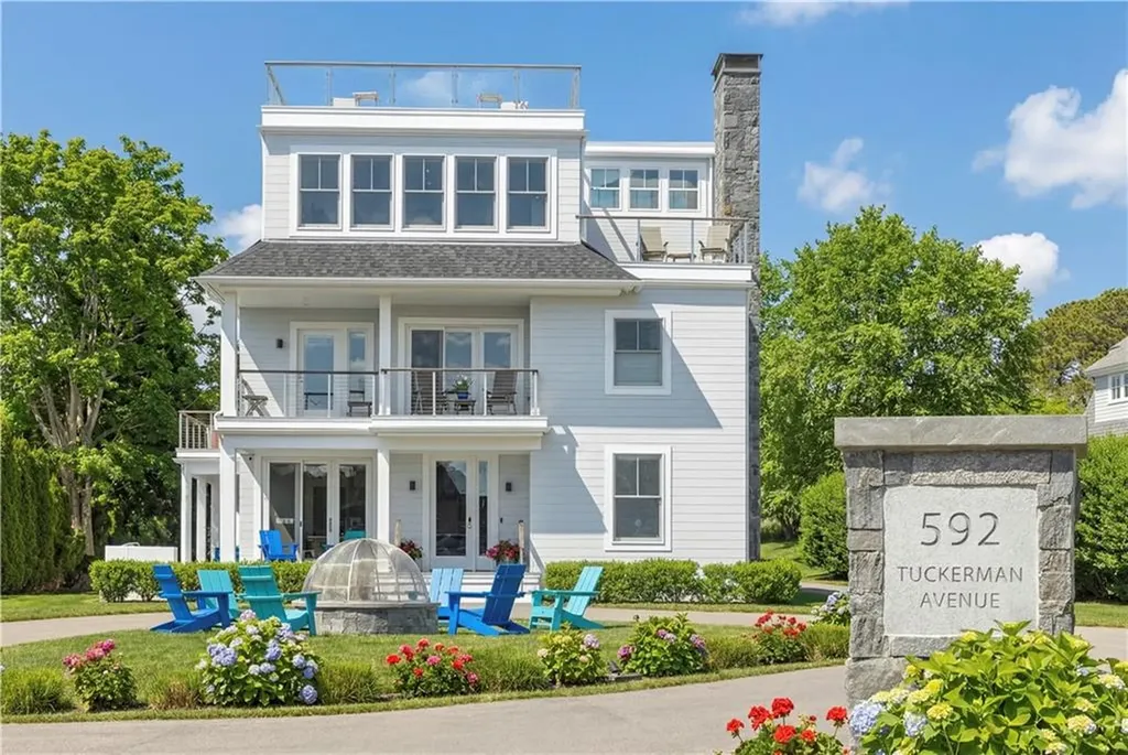 592 Tuckerman Avenue Middletown RI 02842