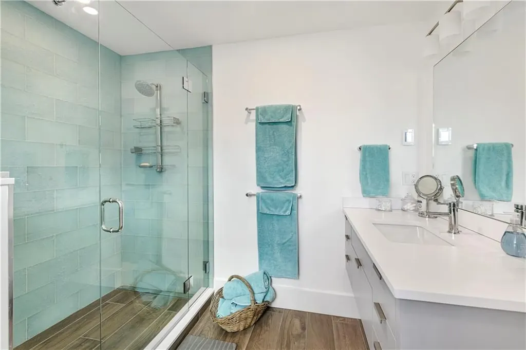 592 Tuckerman Avenue Middletown RI 02842