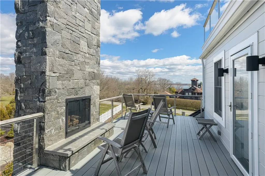 592 Tuckerman Avenue Middletown RI 02842