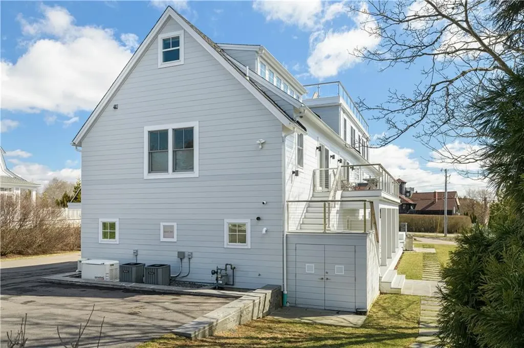 592 Tuckerman Avenue Middletown RI 02842