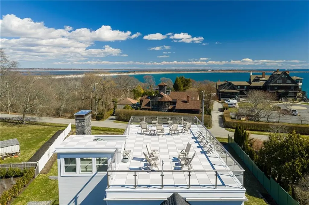 592 Tuckerman Avenue Middletown RI 02842