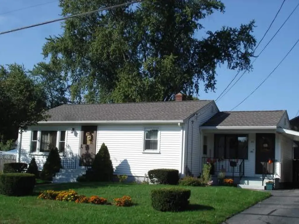 33 Van Buren Street Warwick RI 02888