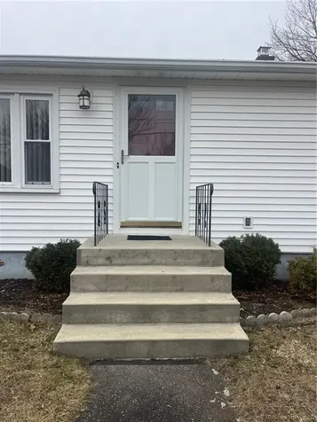 33 Van Buren Street Warwick RI 02888