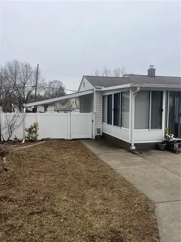 33 Van Buren Street Warwick RI 02888