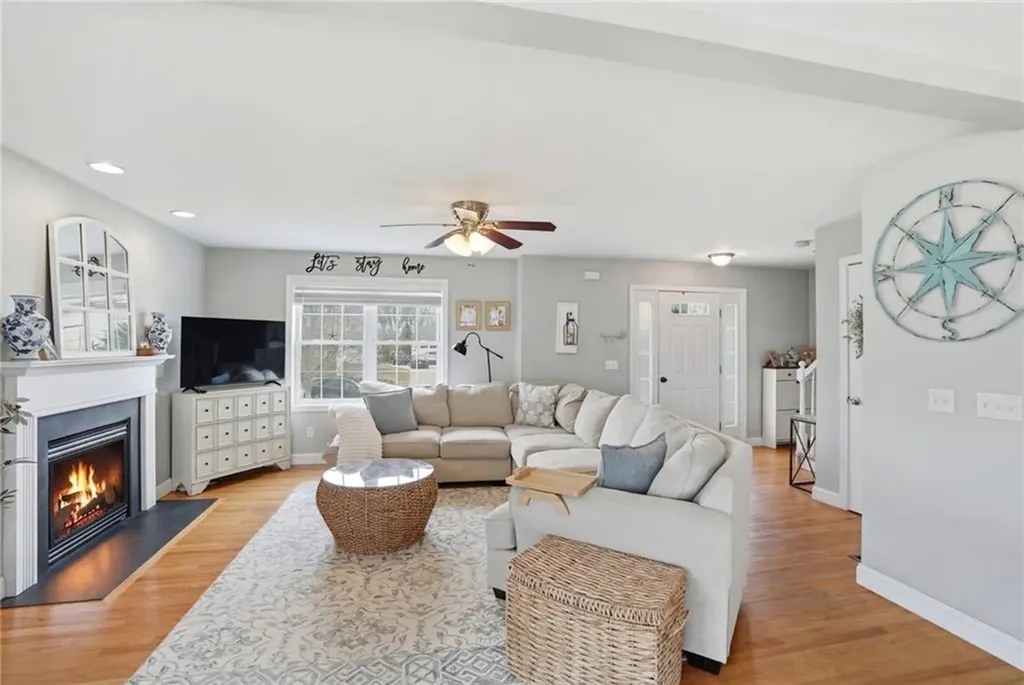 19 Fieldstone Way Westerly RI 02891