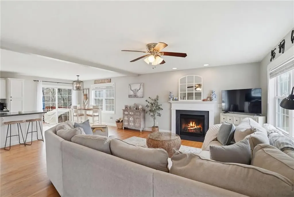 19 Fieldstone Way Westerly RI 02891