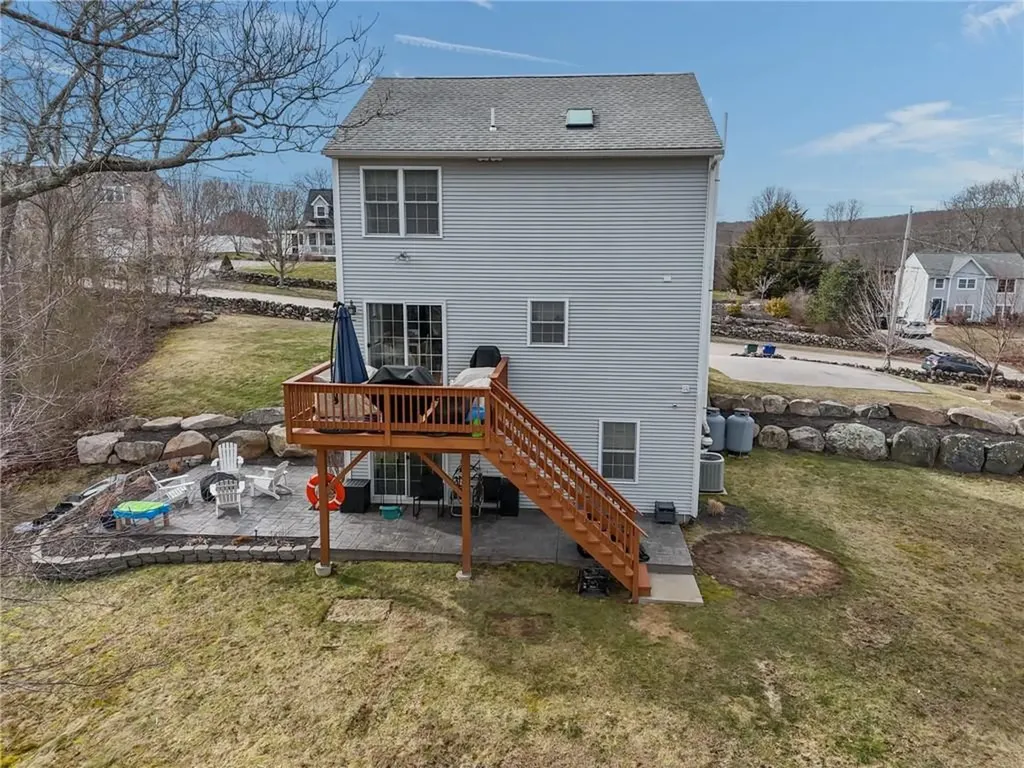 19 Fieldstone Way Westerly RI 02891