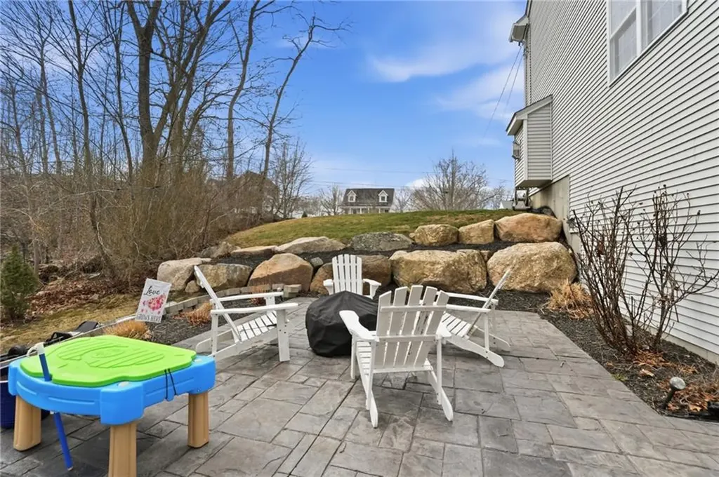 19 Fieldstone Way Westerly RI 02891