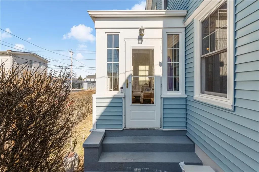 35 Hall Avenue Newport RI 02840