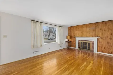 16 Vista Drive Lincoln RI 02865