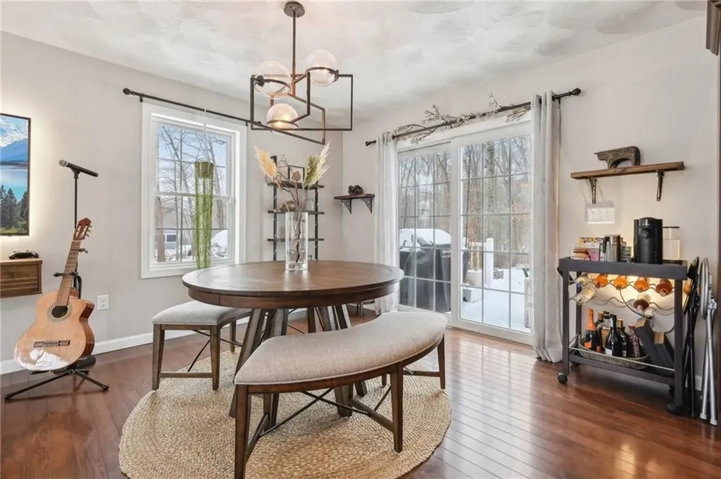 27 Rockcrest Lane Johnston RI 02919