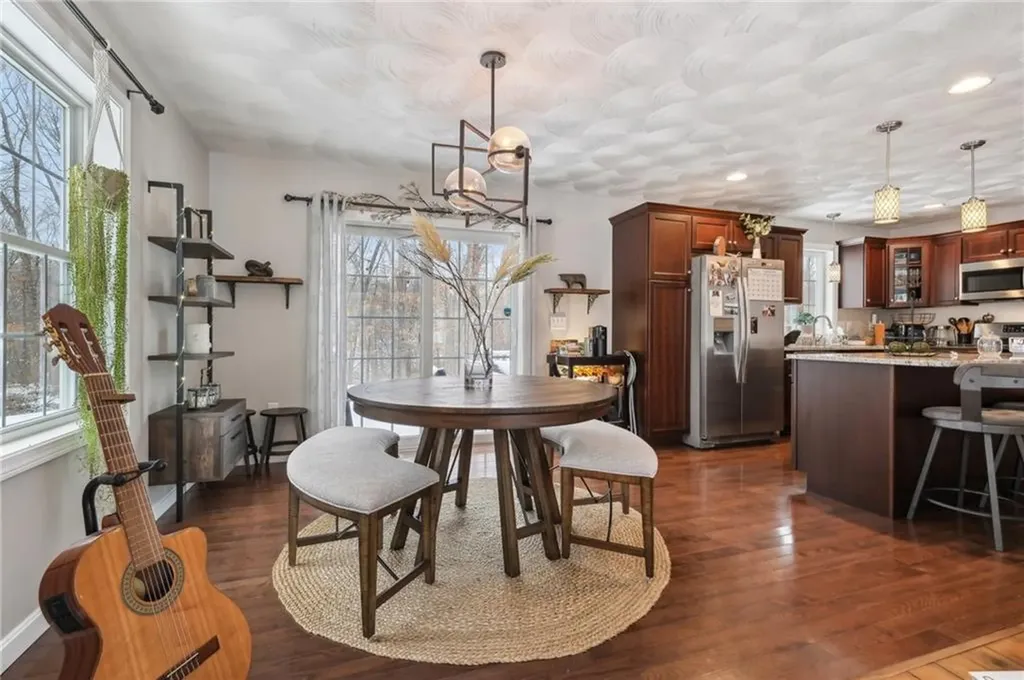 27 Rockcrest Lane Johnston RI 02919