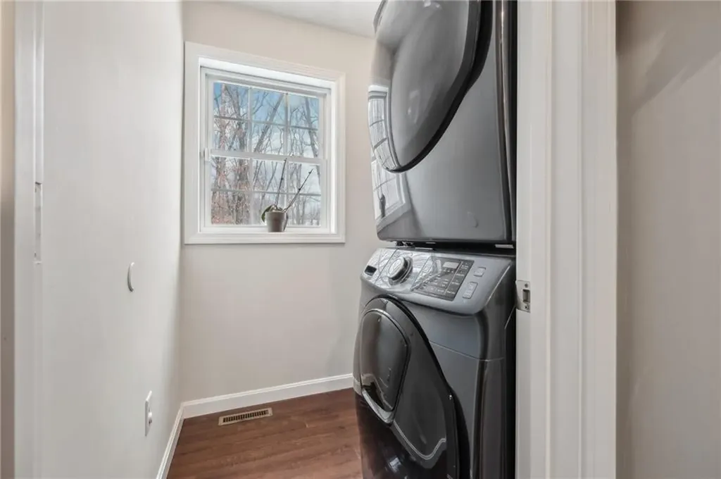 27 Rockcrest Lane Johnston RI 02919