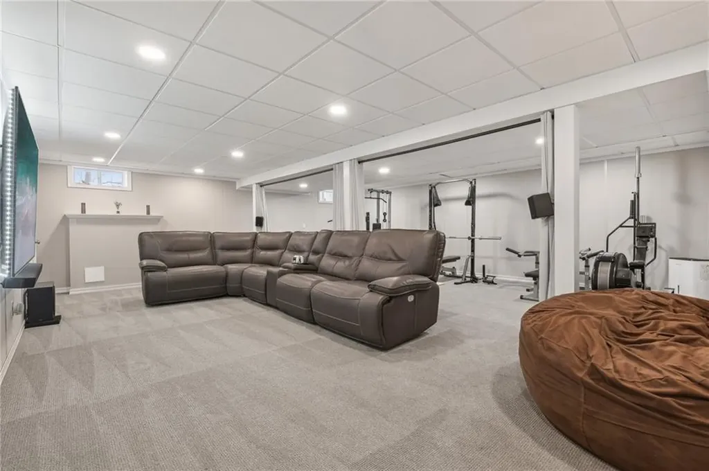 27 Rockcrest Lane Johnston RI 02919