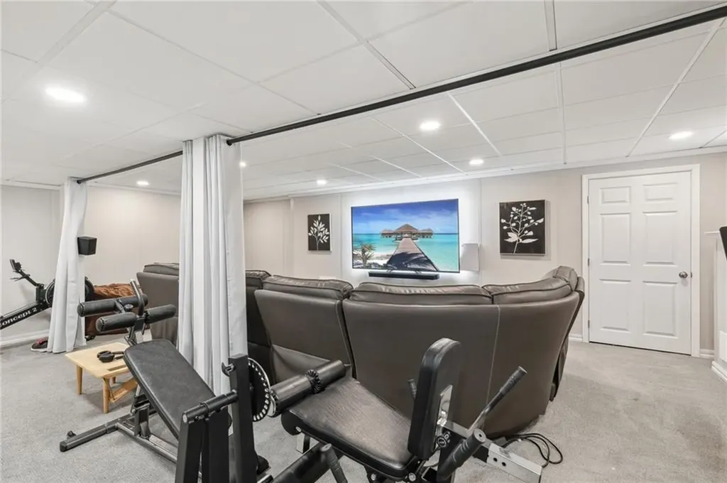 27 Rockcrest Lane Johnston RI 02919