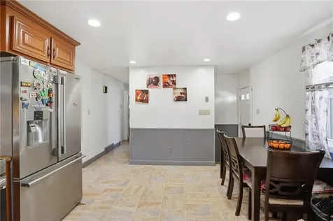 62 Hillcrest Avenue Pawtucket RI 02860