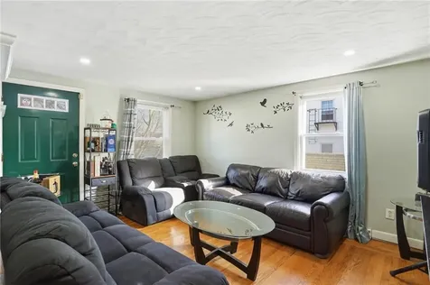 62 Hillcrest Avenue Pawtucket RI 02860