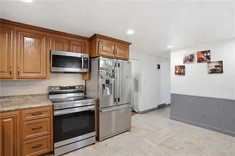 62 Hillcrest Avenue Pawtucket RI 02860