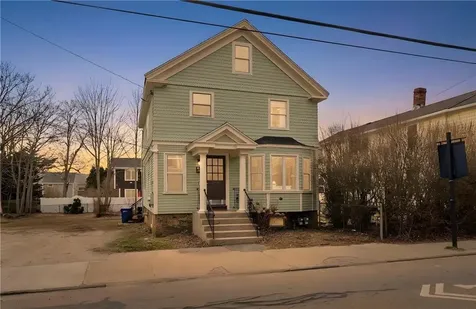 629 Thames Street Newport RI 02840