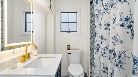 629 Thames Street Newport RI 02840