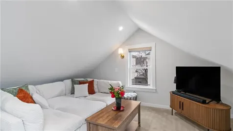 629 Thames Street Newport RI 02840