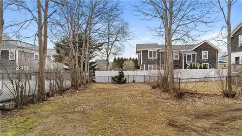 629 Thames Street Newport RI 02840