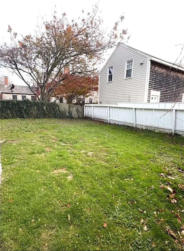 8 Bridge Street Newport RI 02840