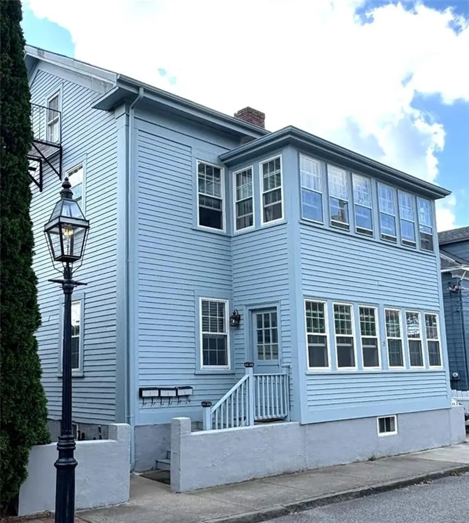 8 Bridge Street Newport RI 02840