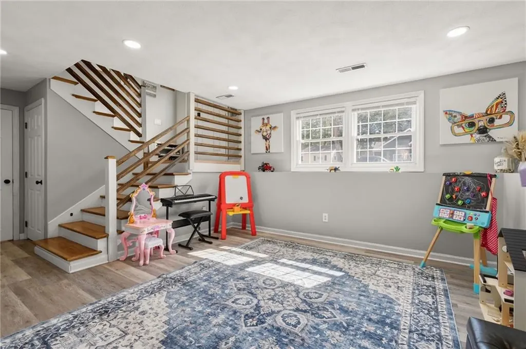 51 Cove Avenue Barrington RI 02806